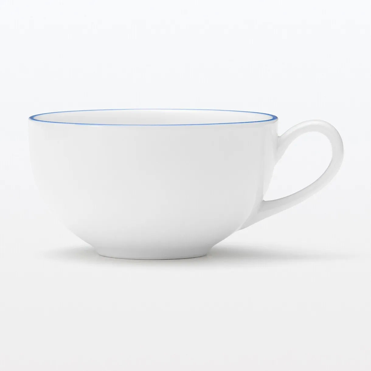 Art de la table du quotidien - Tasse à thé à bande bleue
