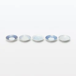 Assiette en porcelaine Hasami ‐ Motifs arabesque