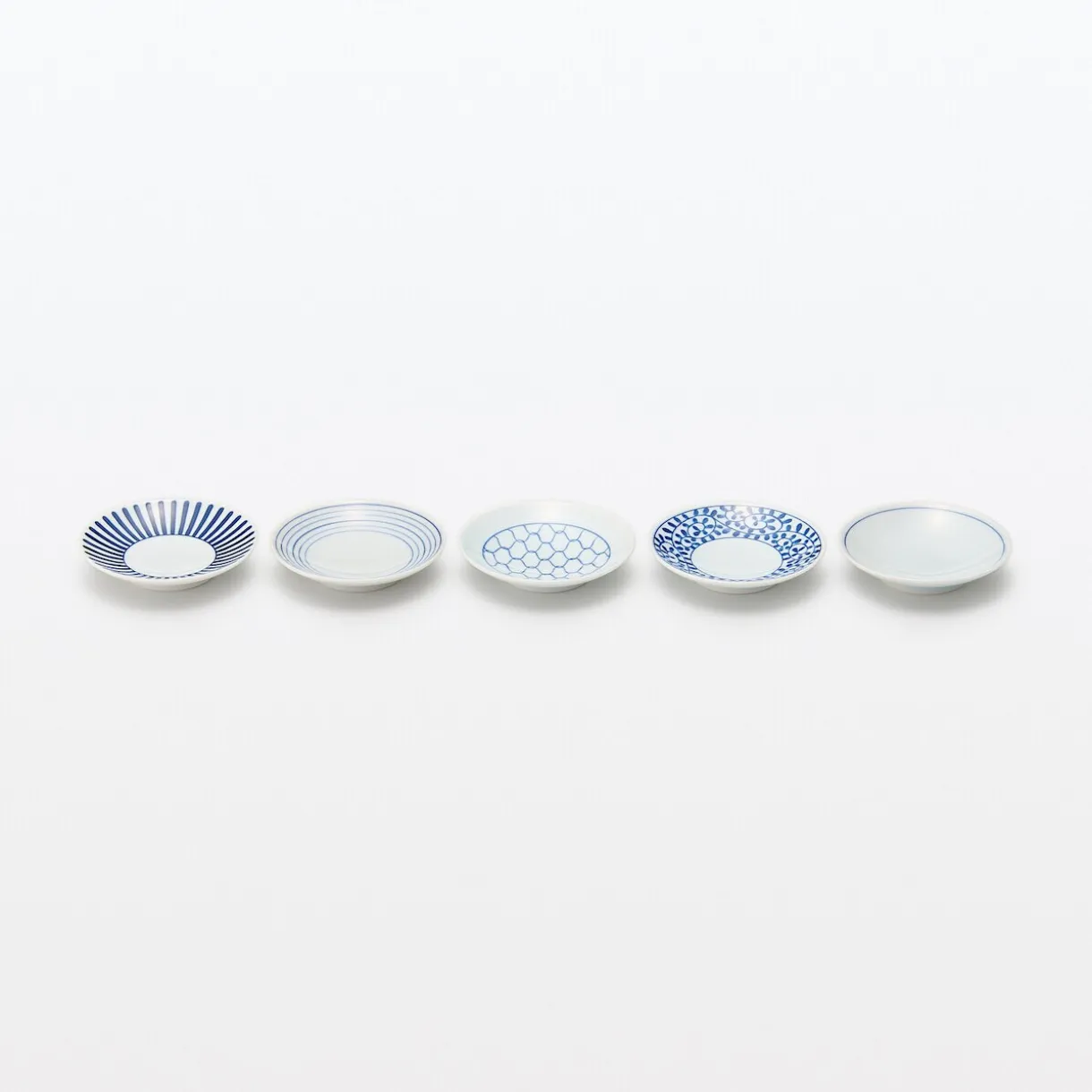 Assiette en porcelaine Hasami ‐ Motif maille, Petite
