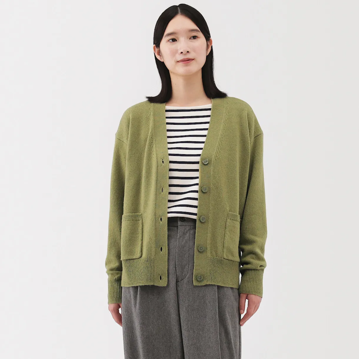 Cardigan avec col en V en maille moyenne pour femme