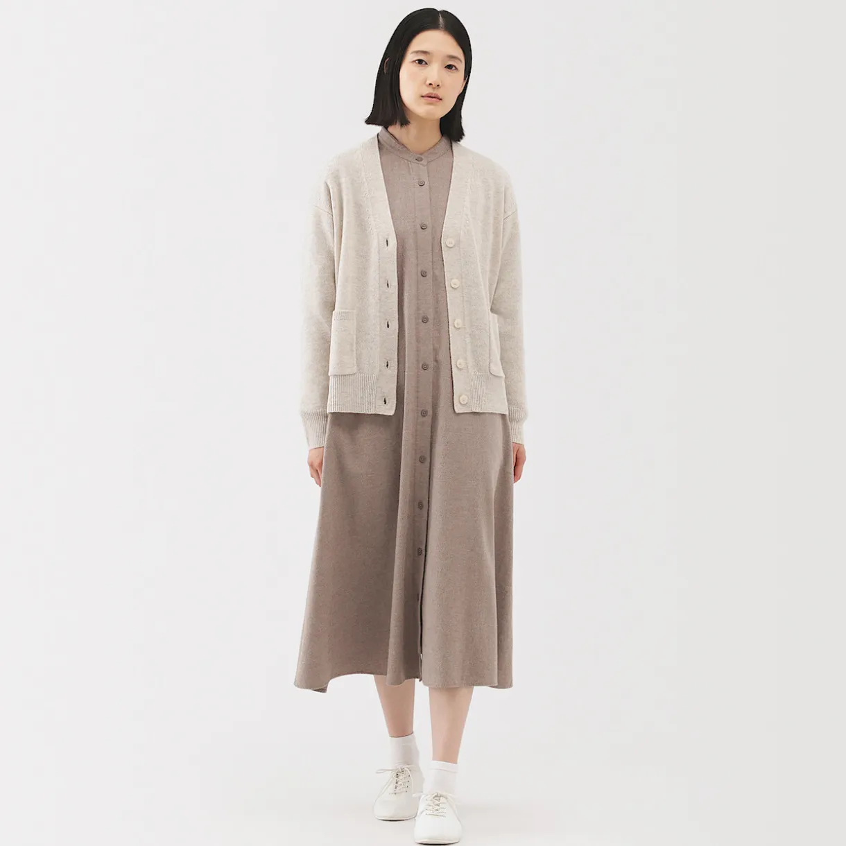 Cardigan avec col en V en maille moyenne pour femme