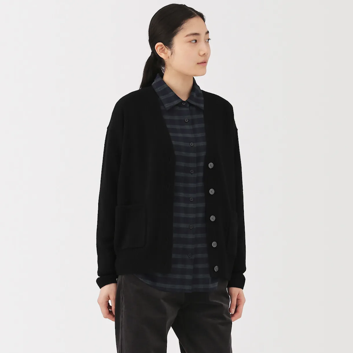 Cardigan avec col en V en maille moyenne pour femme