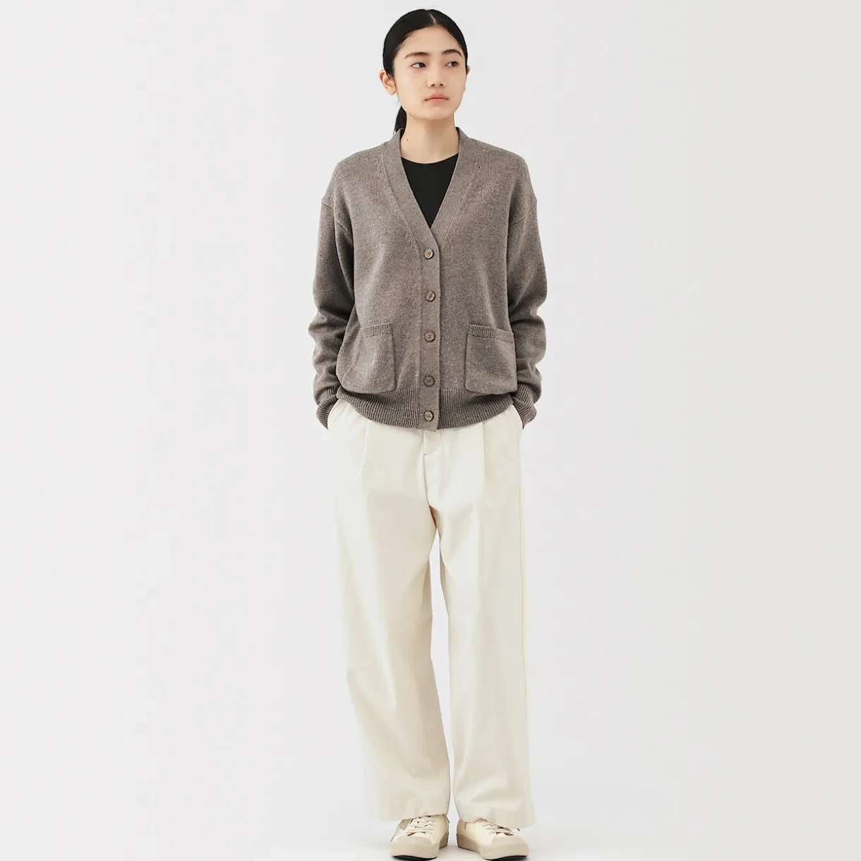Cardigan avec col en V en maille moyenne pour femme