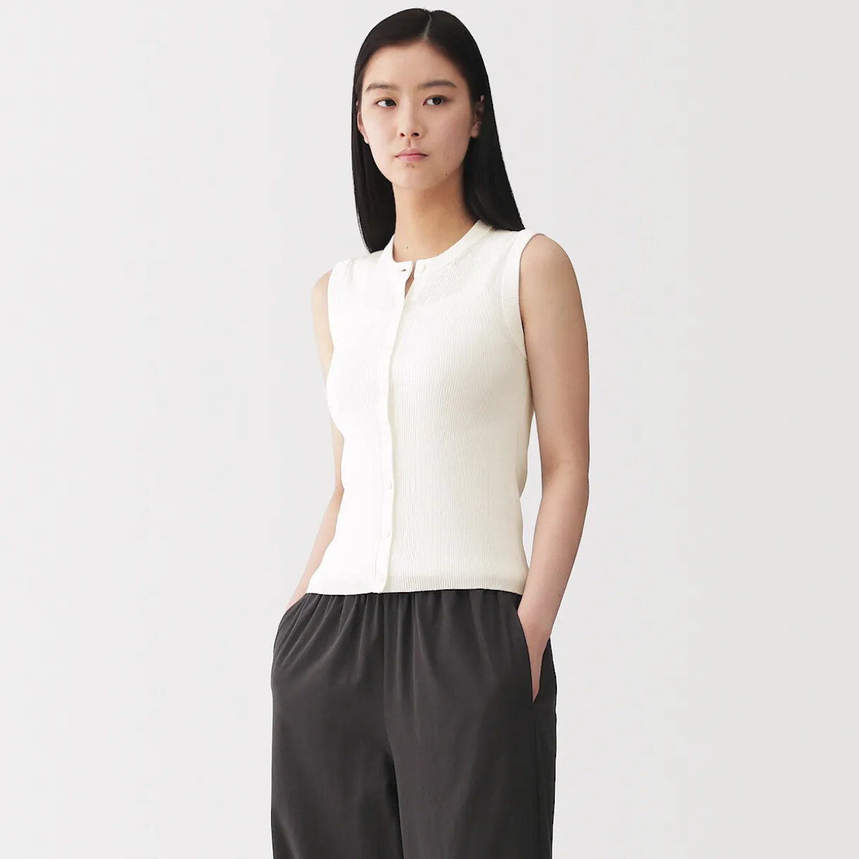 Cardigan sans manches en coton biologique hautement torsadé pour femme