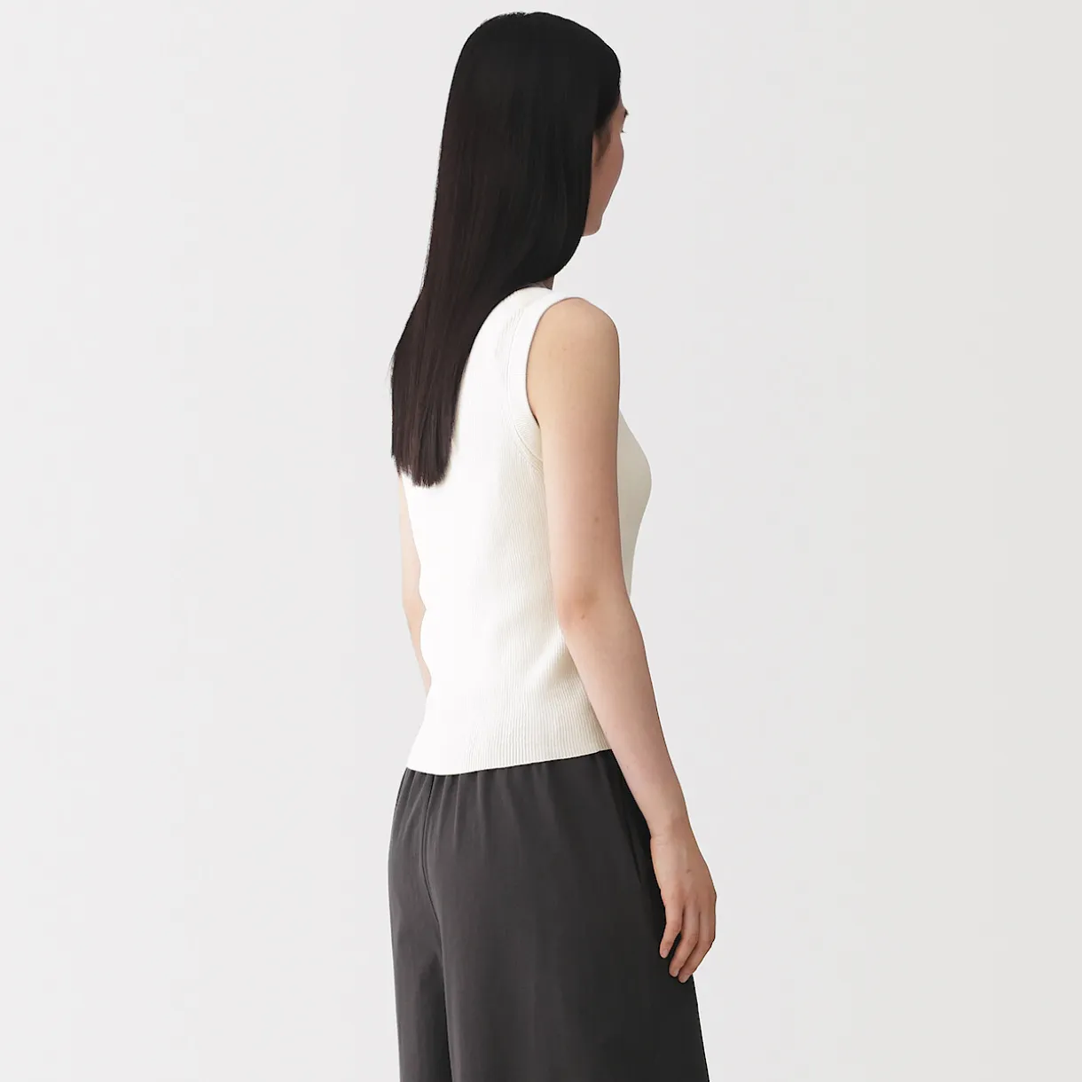 Cardigan sans manches en coton biologique hautement torsadé pour femme