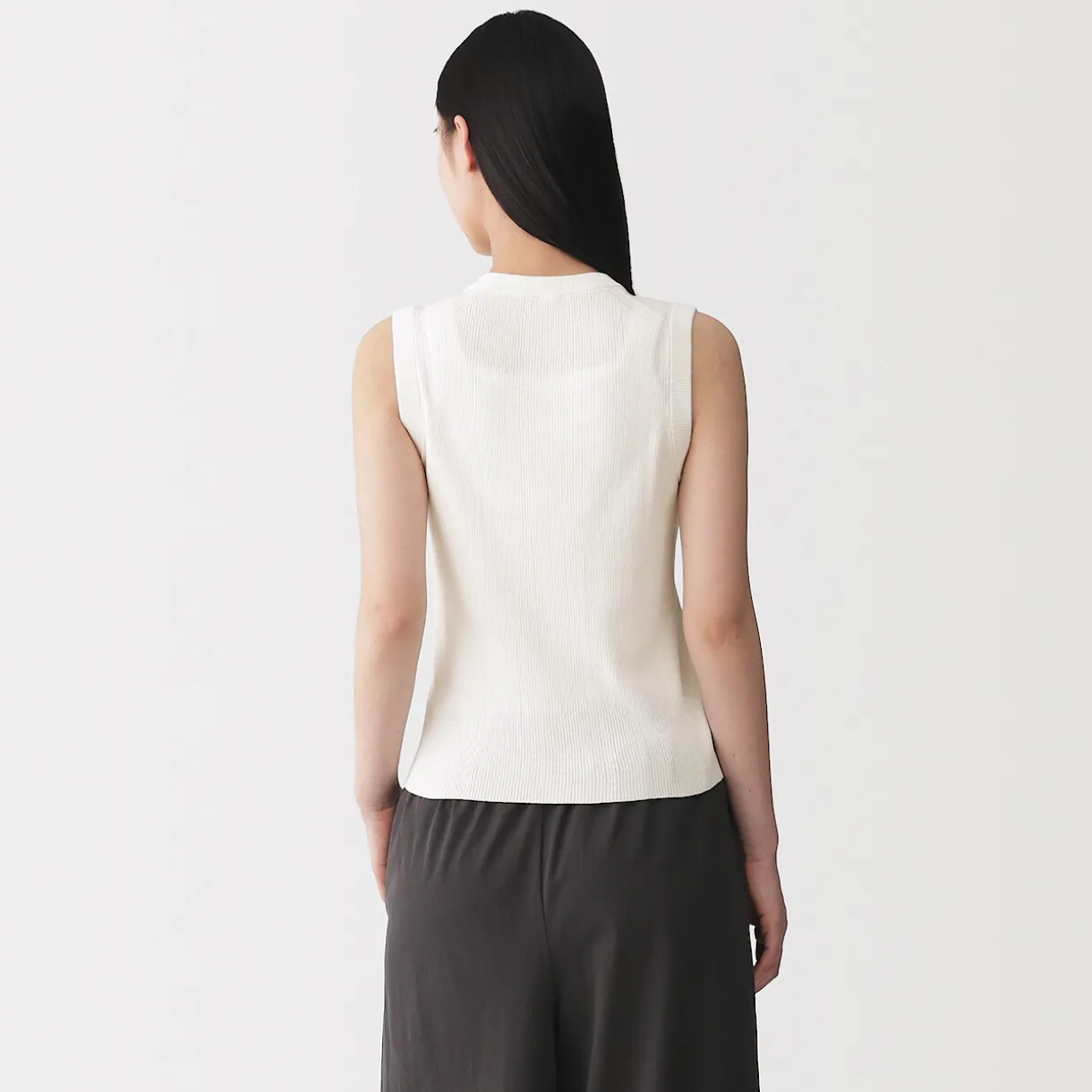 Cardigan sans manches en coton biologique hautement torsadé pour femme