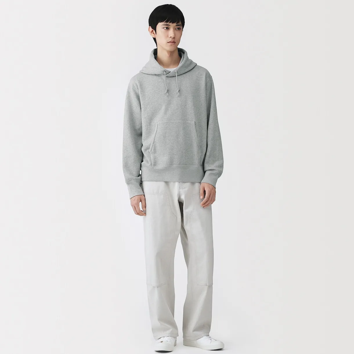 Chandail à capuchon en coton traditionnellement tricoté pour homme