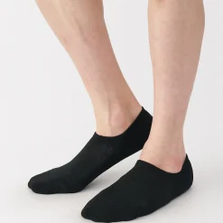 Chaussettes de sport coupe angle droit pour homme.
