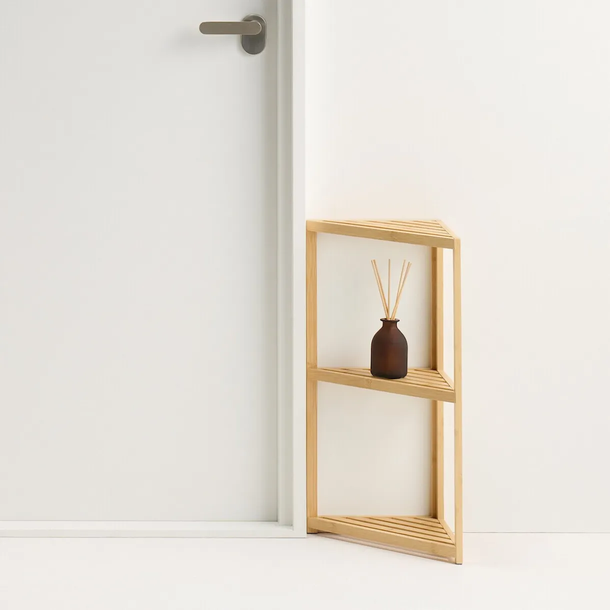 Etagère d'angle en bambou ‐ 3 niveaux