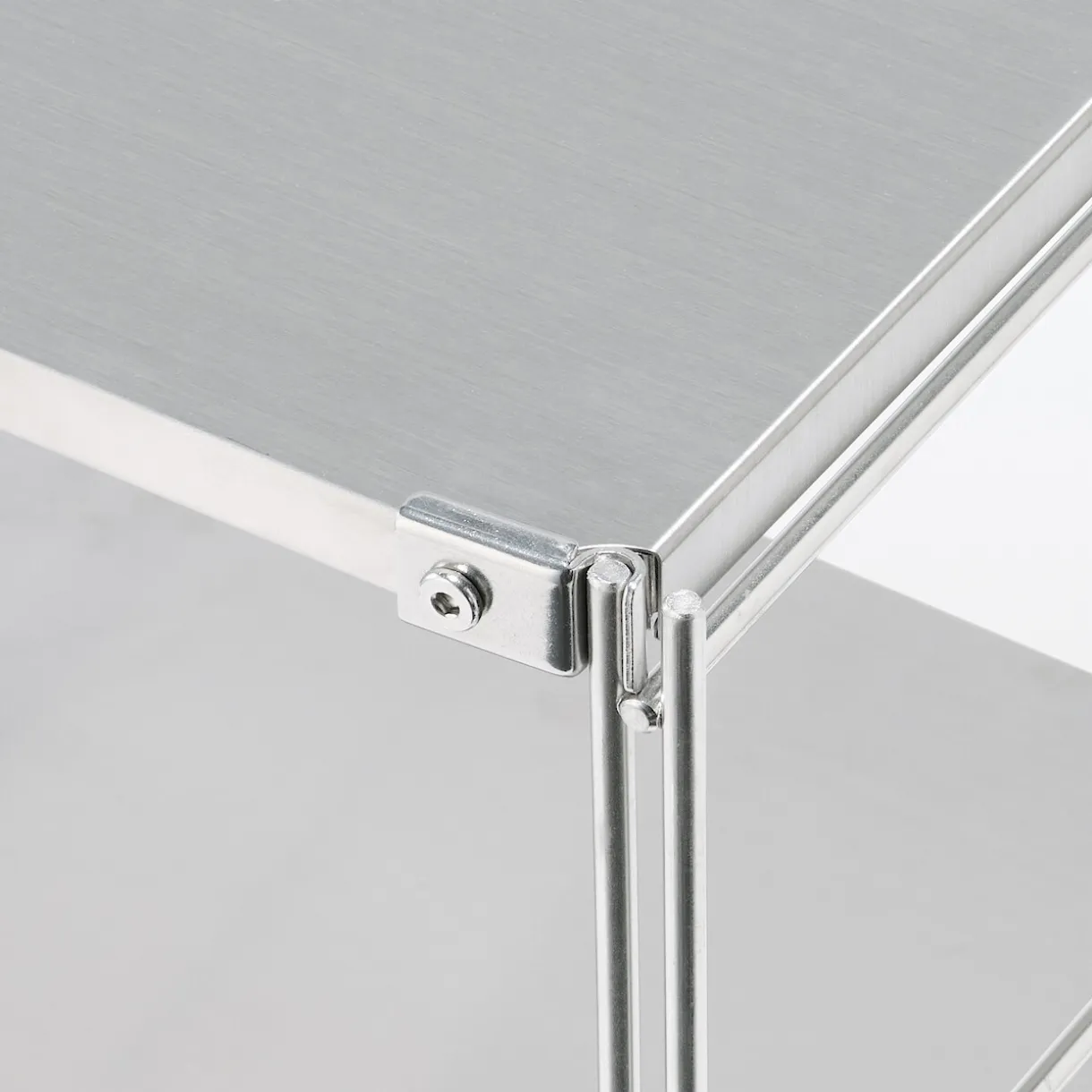 Etagère en acier inoxydable large ‐ 4 niveaux (Dont Eco‐part. 0,82 €)