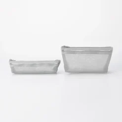 Grâce au tissu maillé