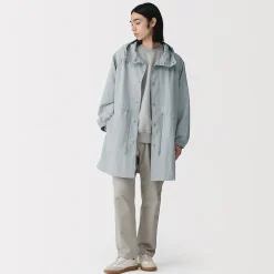 Manteau à capuche en nylon recyclé déperlant pour homme