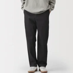 Pantalon coupe confortable en denim lavé pour homme ‐ Noir