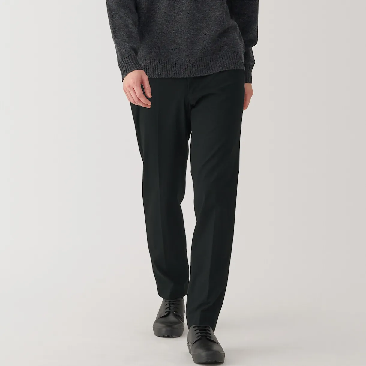 Pantalon plissé ajusté et stretch pour homme