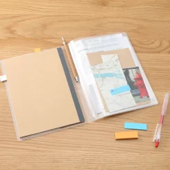 Protège‐carnet avec poches en polypropylène
