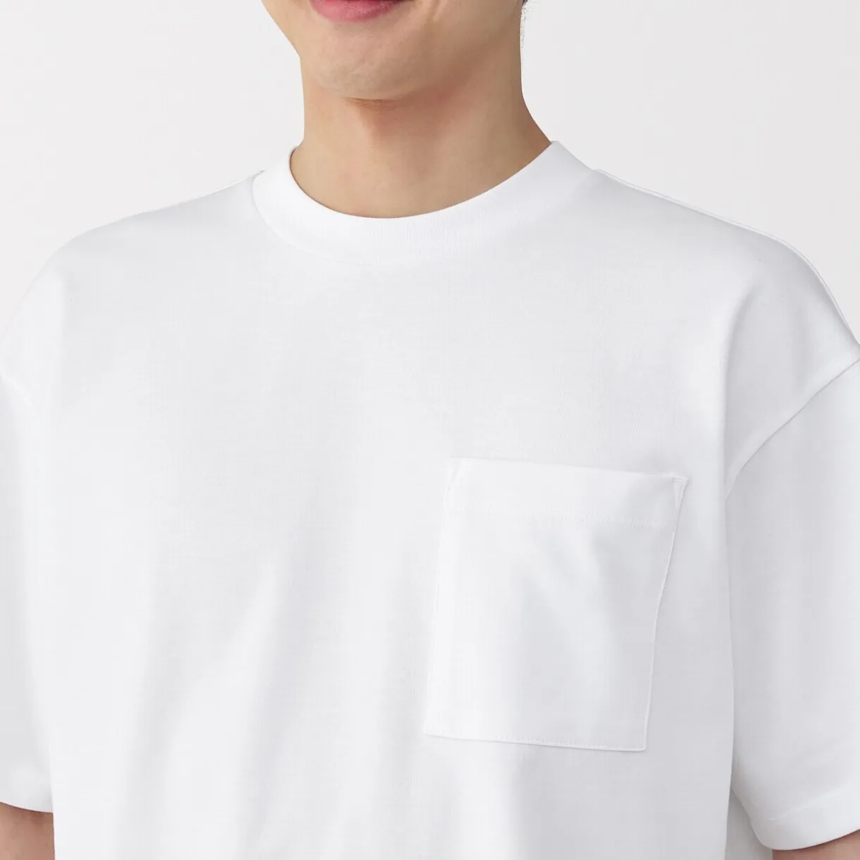 T‐shirt Cool Touch à poche coupe Relax pour homme