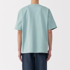 T‐shirt Cool Touch à poche coupe Relax pour homme.