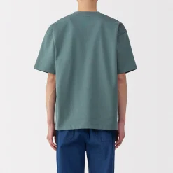 T‐shirt Cool Touch à poche coupe Relax pour homme.
