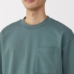 T‐shirt Cool Touch à poche coupe Relax pour homme.