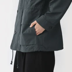 Veste utilitaire en nylon à la teinture naturelle pour femme